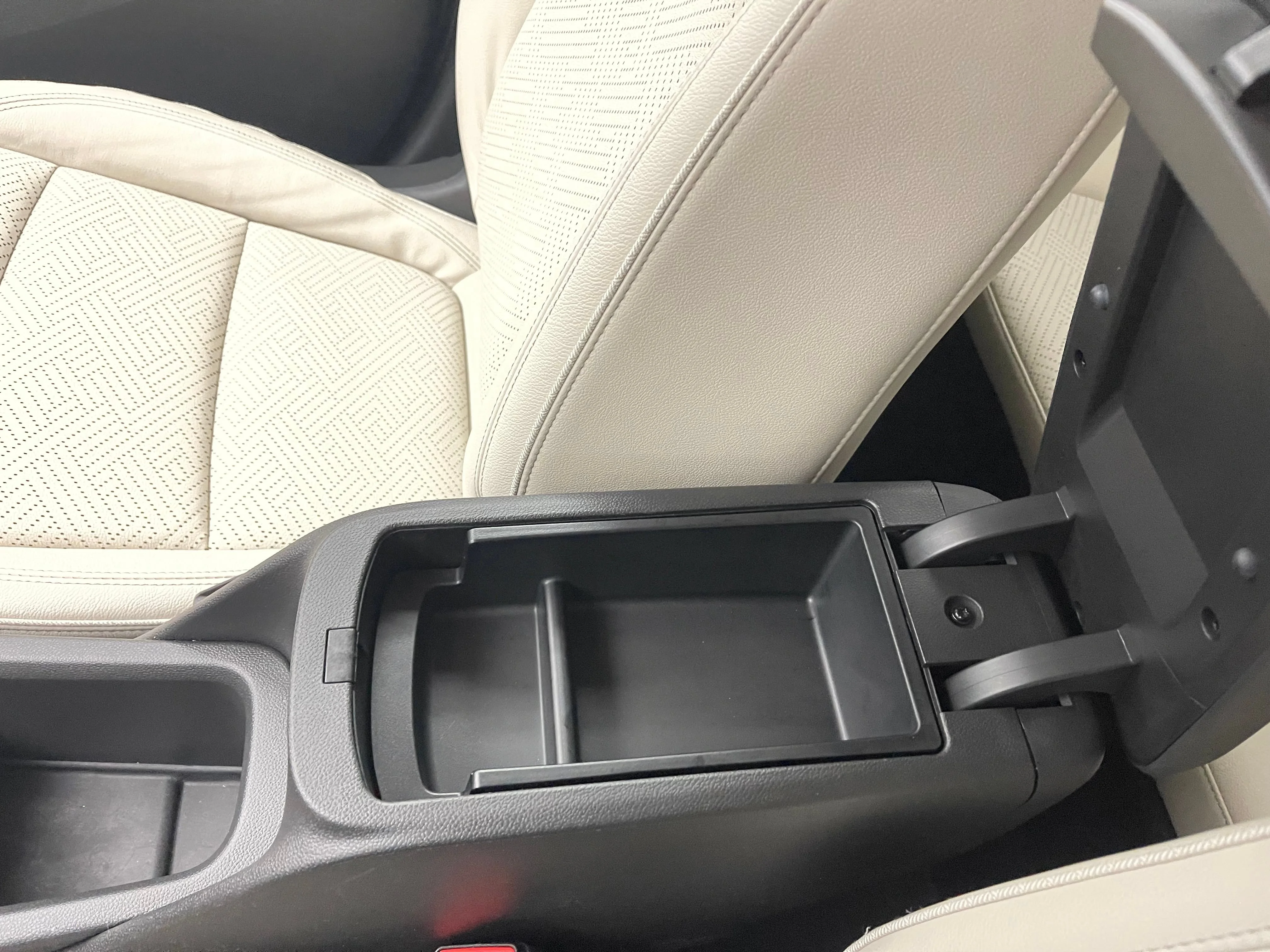 Used 2020 DARK MOON BLUE METALLIC Buick Essence image 31