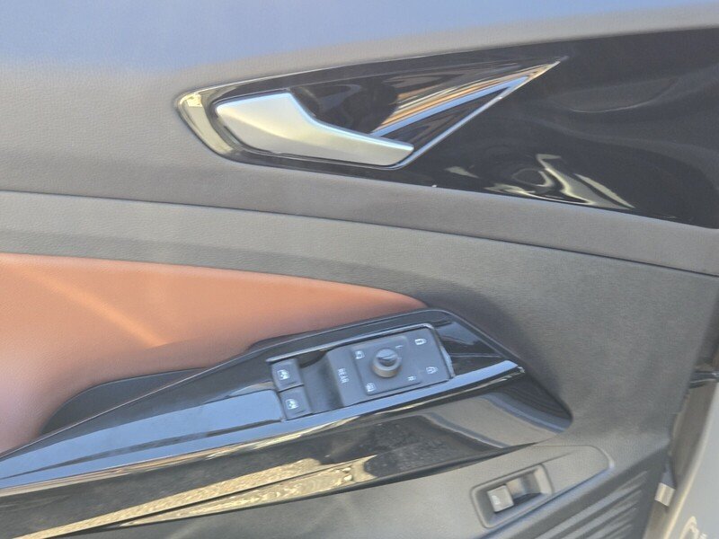 Used 2021 Moonstone Gray Volkswagen PRO S RWD image 17
