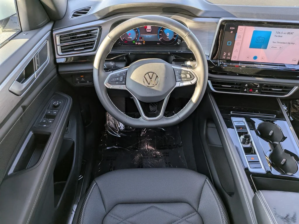 New 2026 White/off-white Volkswagen SE w/Technology image 11