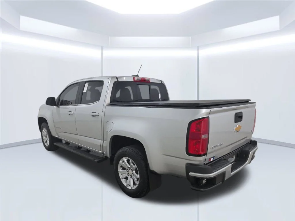 Used 2019 Silver Chevrolet LT image 18