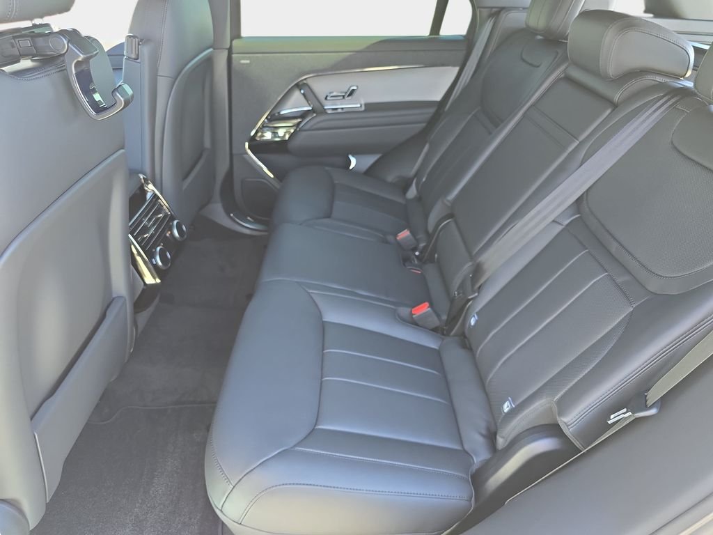 New 2026 Fuji White Land Rover SE image 15