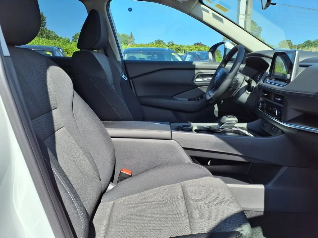 2026 Nissan Rogue SV - Photo 10
