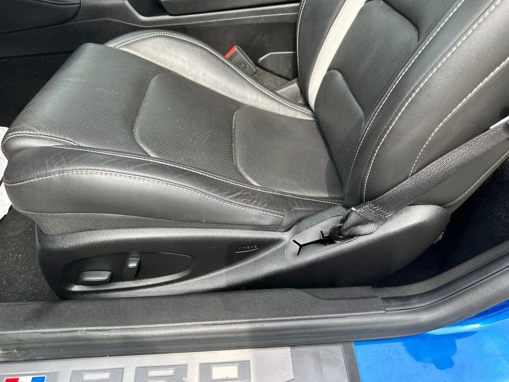 Used 2018 Blue Chevrolet 2LT image 9