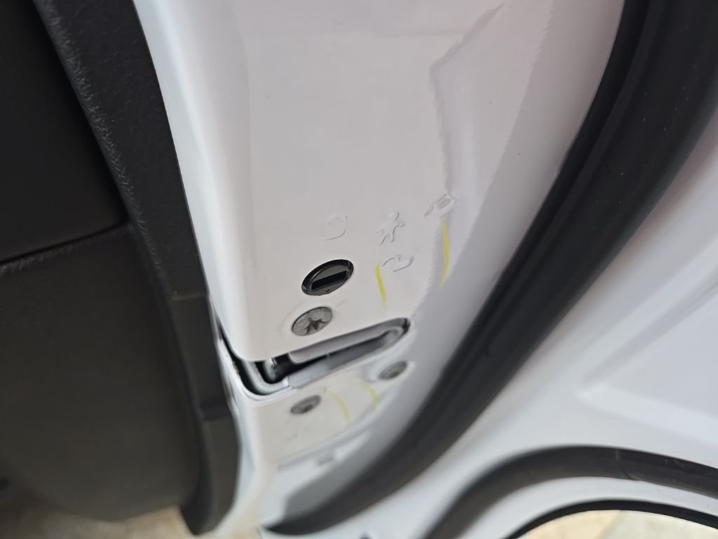 New 2026 Bright White Clear-Coat Exterior Paint Jeep Altitude image 79