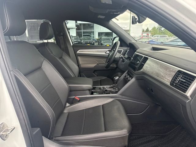 Used 2023 Pure White Volkswagen 3.6L V6 SE w/Technology image 9