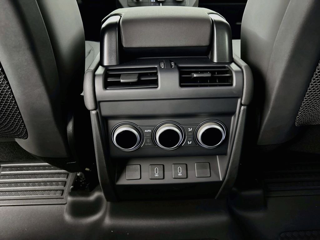 New 2026 Fuji White Land Rover X-Dynamic SE image 27
