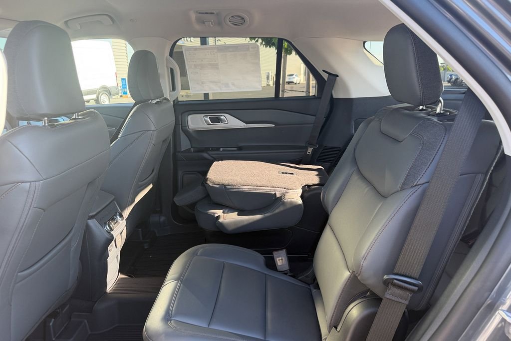 New 2026 Carbonized Gray Metallic Ford Active image 21