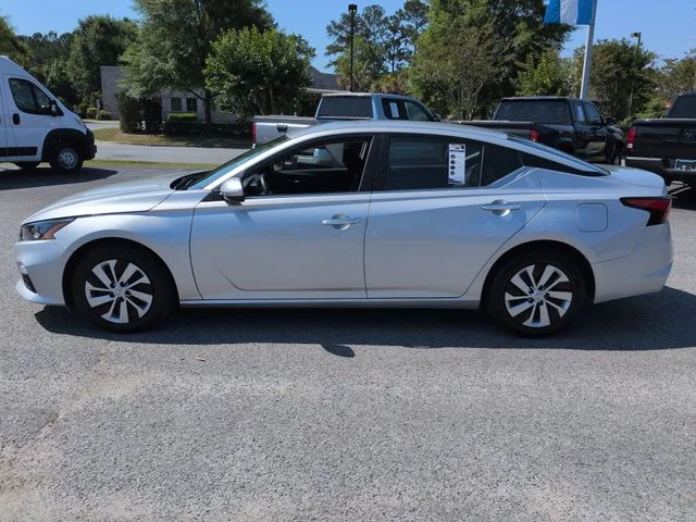 Used 2022 Silver Nissan 2.5 S image 6