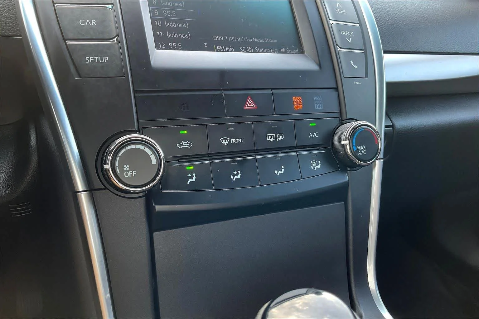 Used 2016 Celestial Silver Metallic Toyota SE image 31