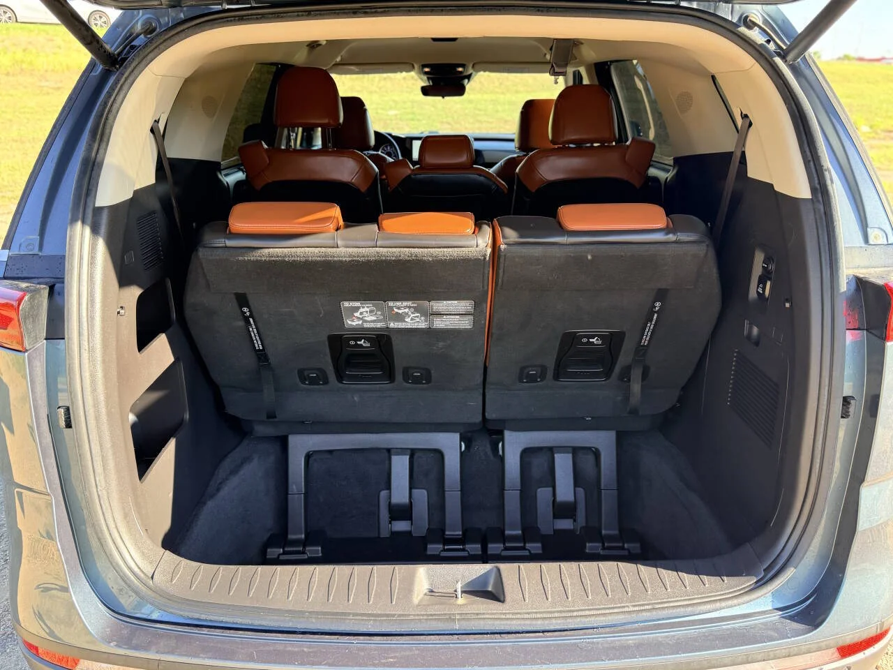 Used 2022 Gray Kia SX 4dr Mini Van image 35