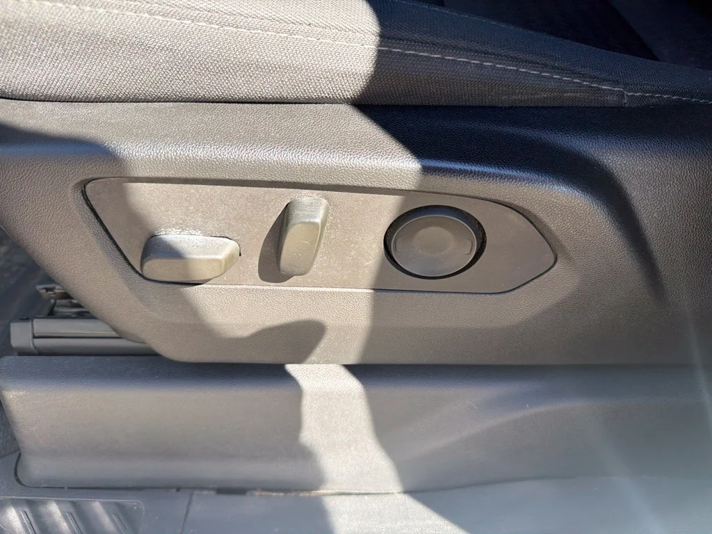Used 2022 SUMMIT WHITE Chevrolet Custom image 30