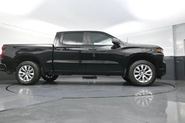 Used 2020  Chevrolet Custom image 38