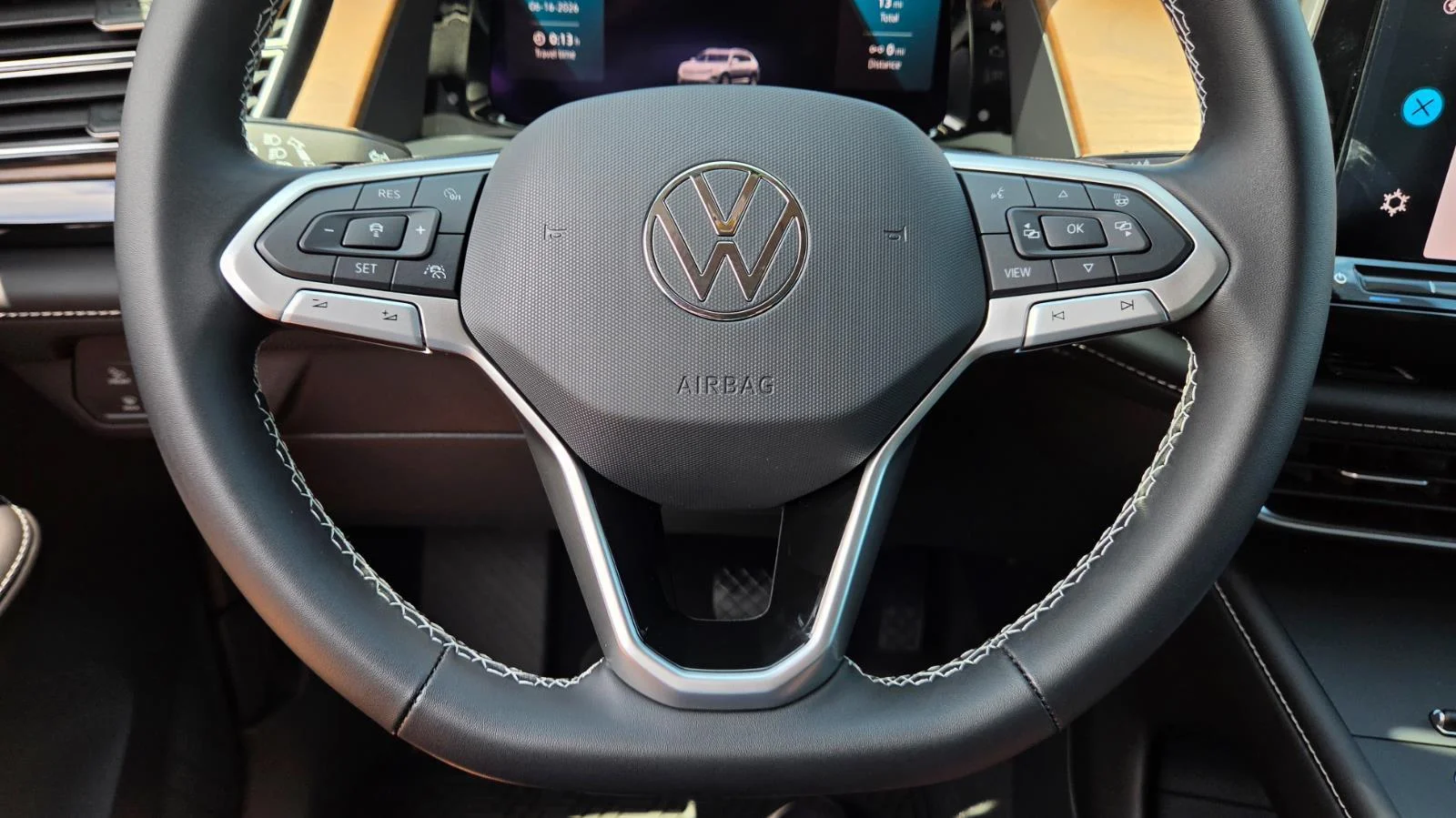 New 2026 silver mist metallic Volkswagen 2.0T SE image 27