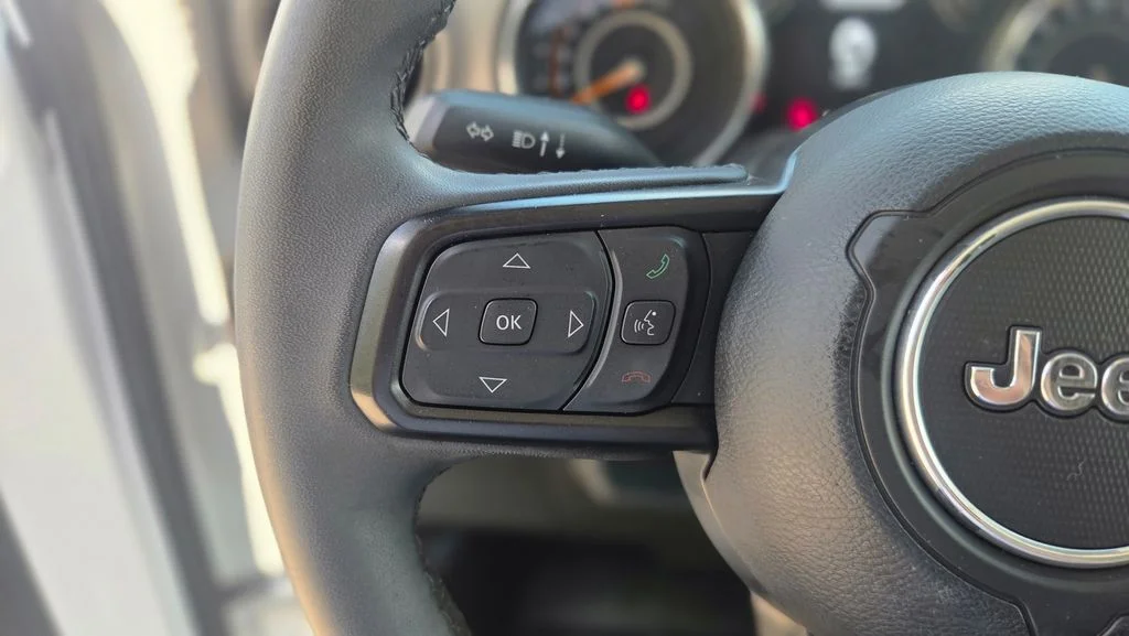 Used 2023 White Jeep Willys image 17