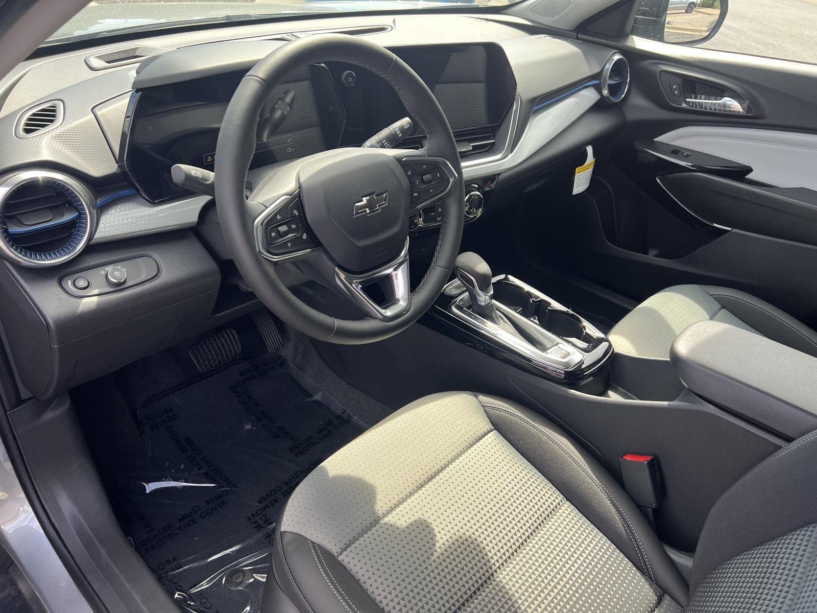 2026 Chevrolet Trax LT - Photo 17