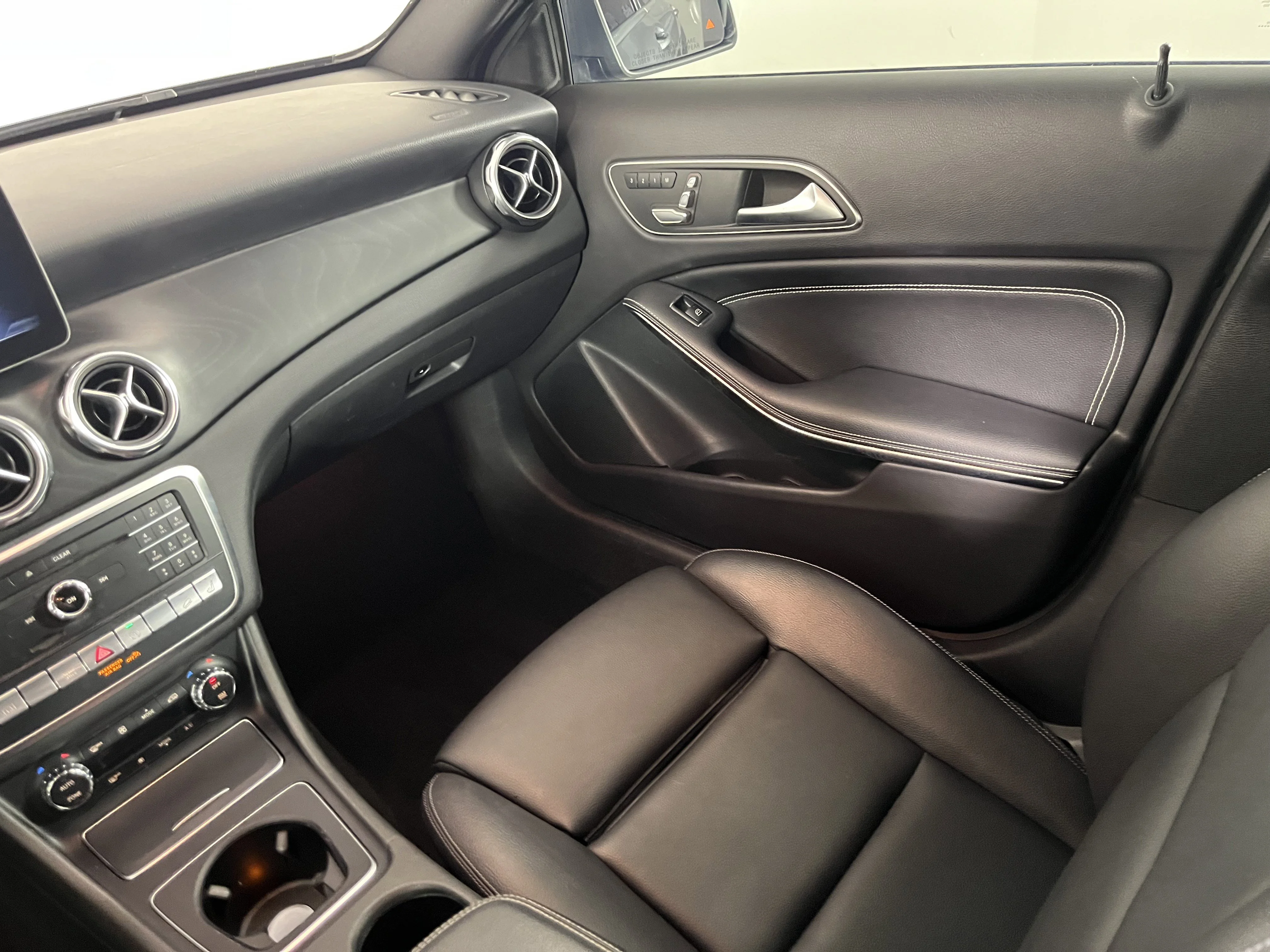 Used 2019 Mountain Grey Metallic Mercedes-Benz GLA 250 image 11