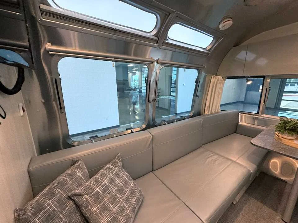 Used 2021 SILVER AIRSTREAM  image 25