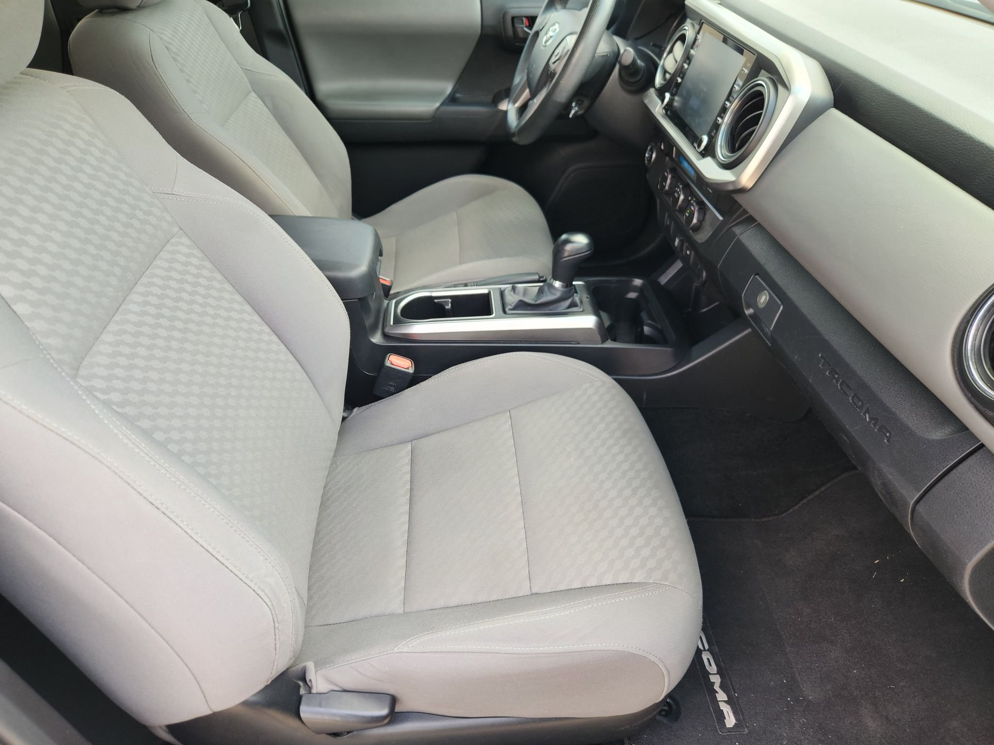Used 2023 Ice Cap Toyota SR5 image 12