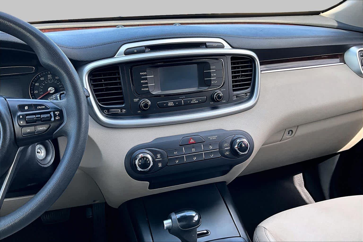 Used 2017 Remington Red Kia LX V6 image 7