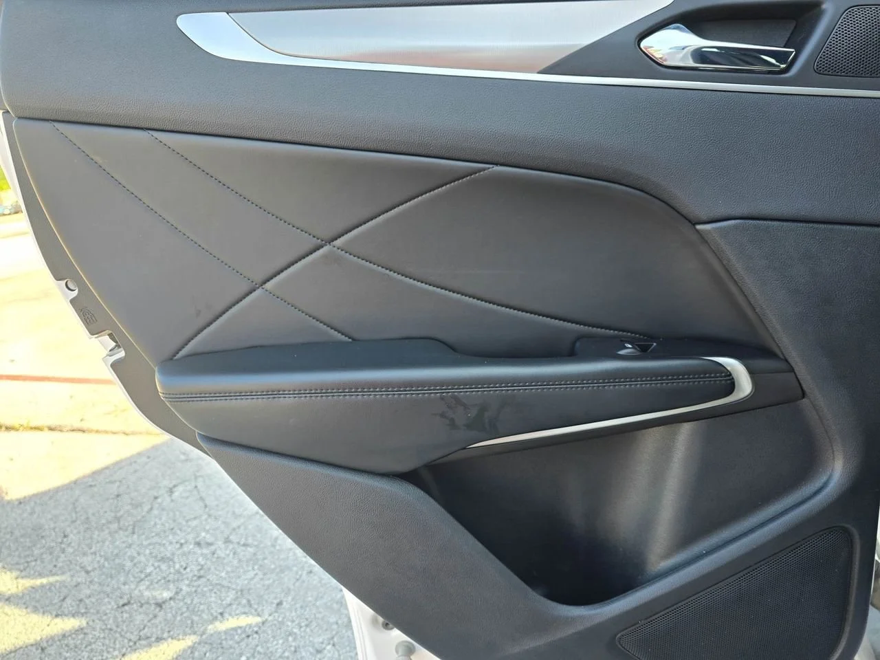 Used 2019 White Lincoln Standard image 10