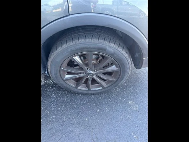 Used 2019 Gray Ford XLT image 12