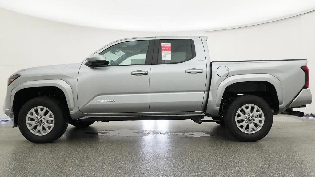 2026 Toyota Tacoma SR5 - Photo 6