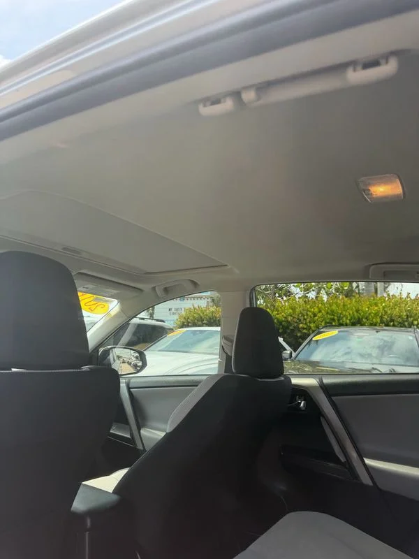 Used 2016  Toyota XLE image 15