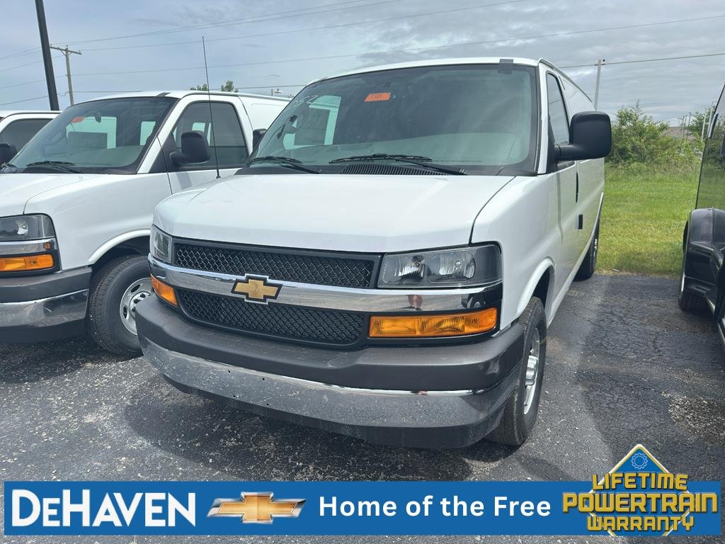 2026 Chevrolet Express 3500 Extended Work Van's photo