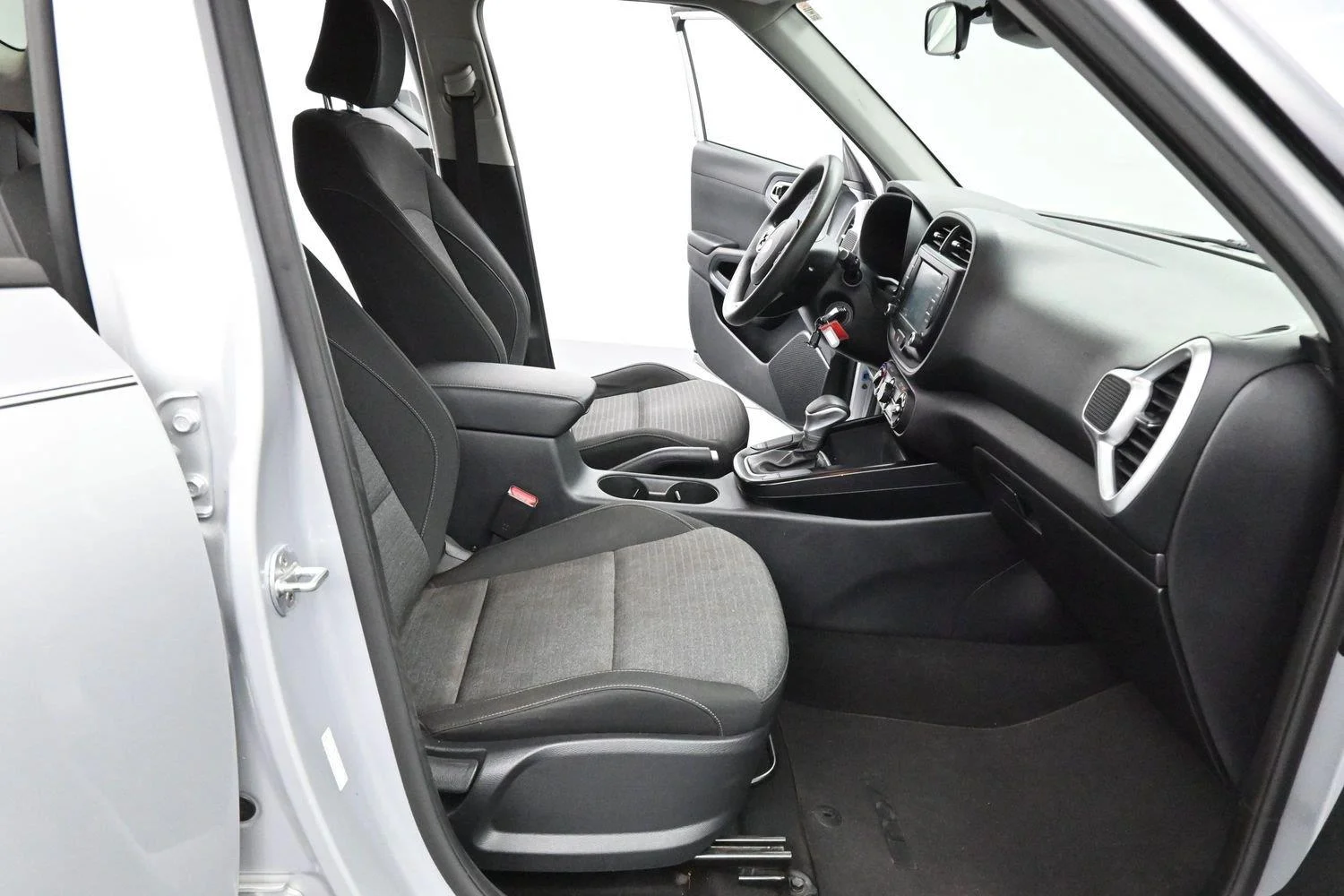 Used 2020 Sparkling Silver Kia S image 25