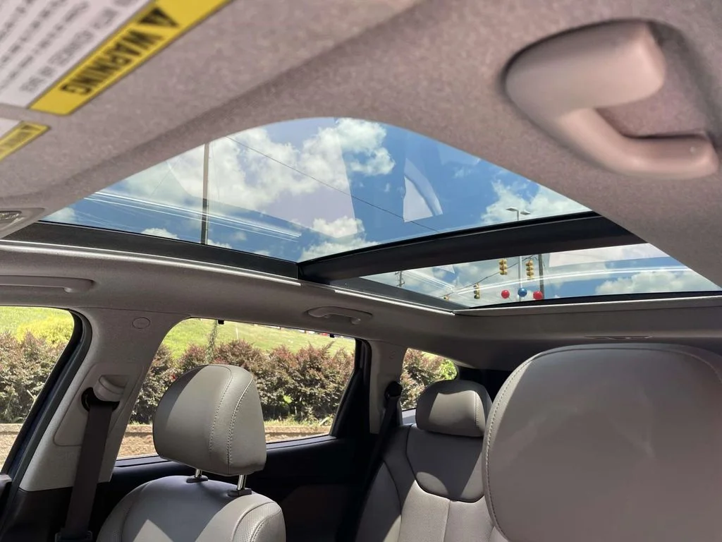 Used 2020 Blue Hyundai Limited image 18