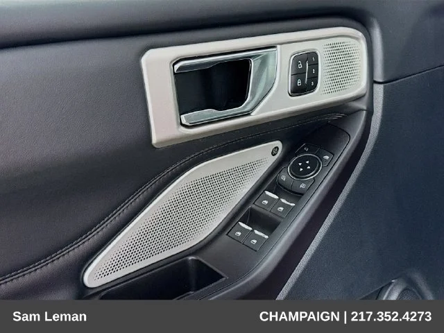 Used 2020 Red Ford Platinum image 18