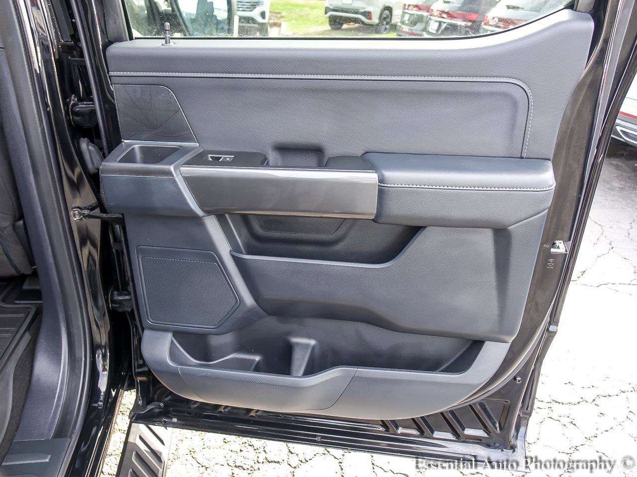 Used 2023 Agate Black Metallic Ford XLT image 22