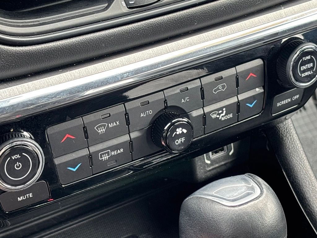 Used 2022 Red Jeep Limited image 29