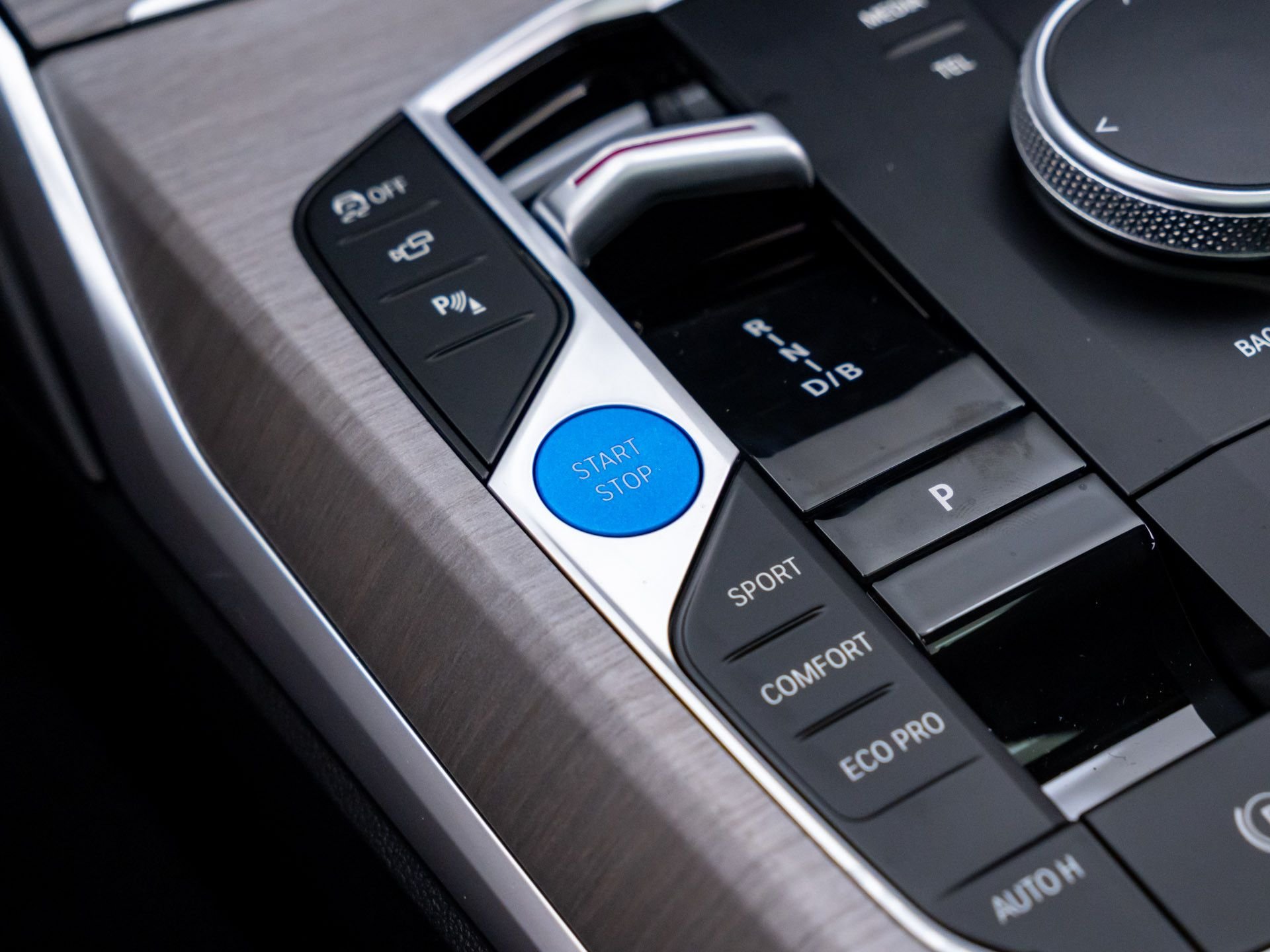 New 2026 Black Sapphire Metallic BMW xDrive40 image 21