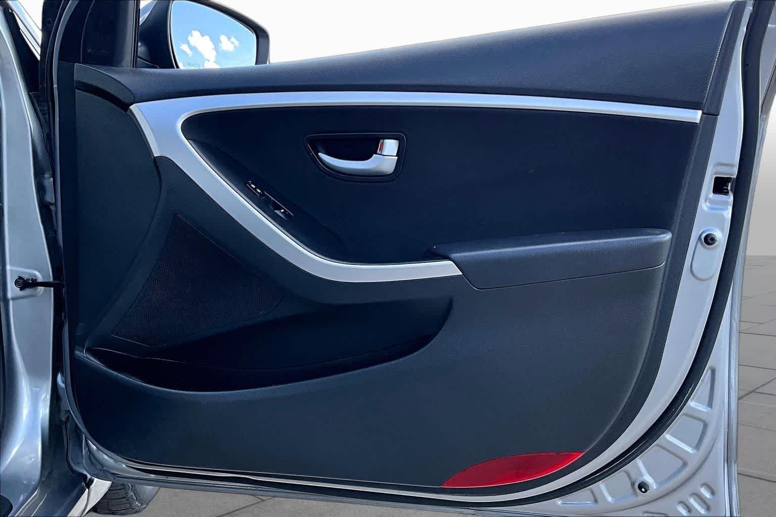Used 2016 Titanium Gray Metallic Hyundai  image 23