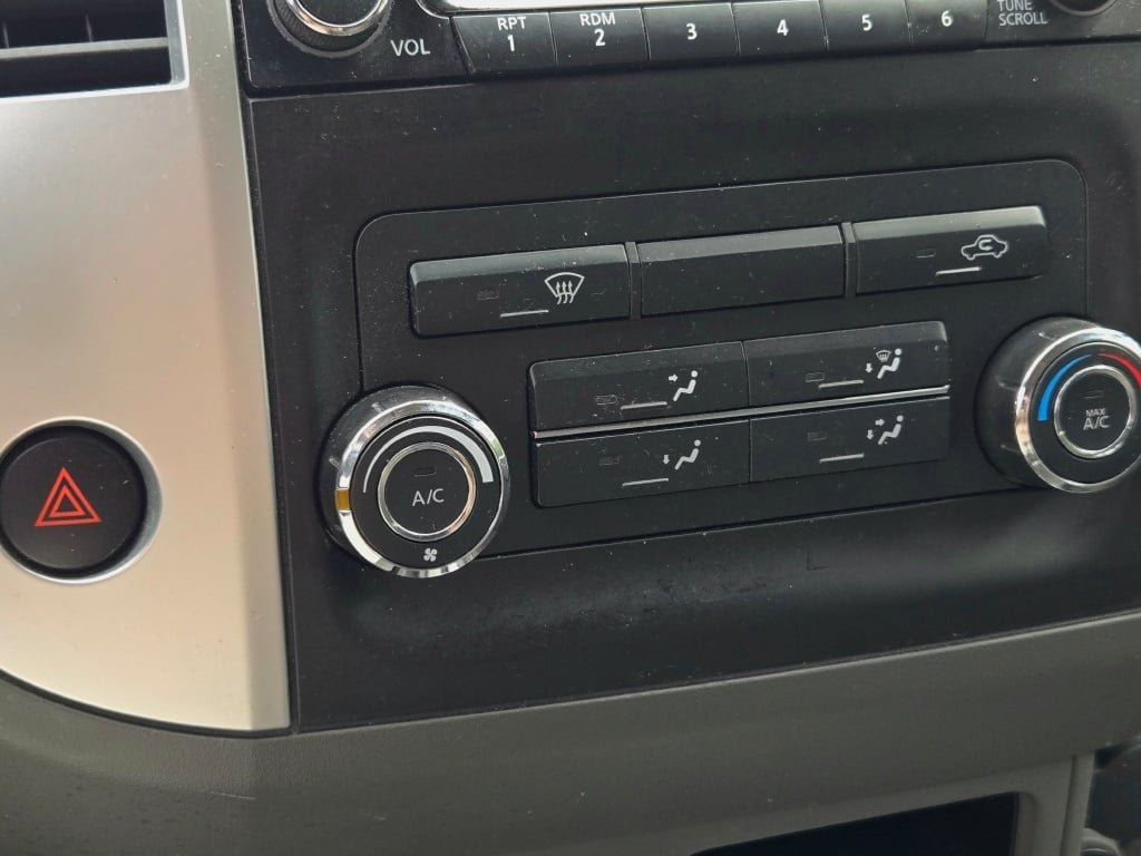 Used 2015 Black Nissan SV image 29