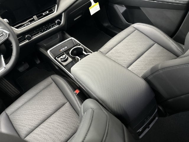 2027 Chevrolet Equinox LT - Photo 24