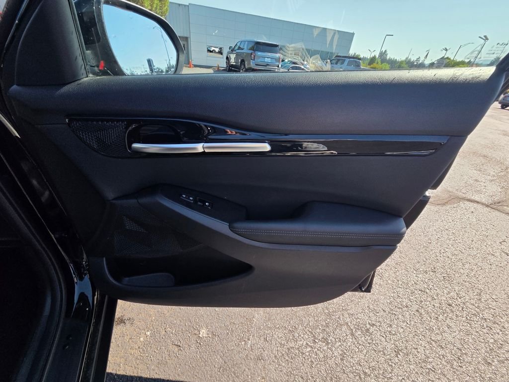 Used 2024 Black Kia S image 17