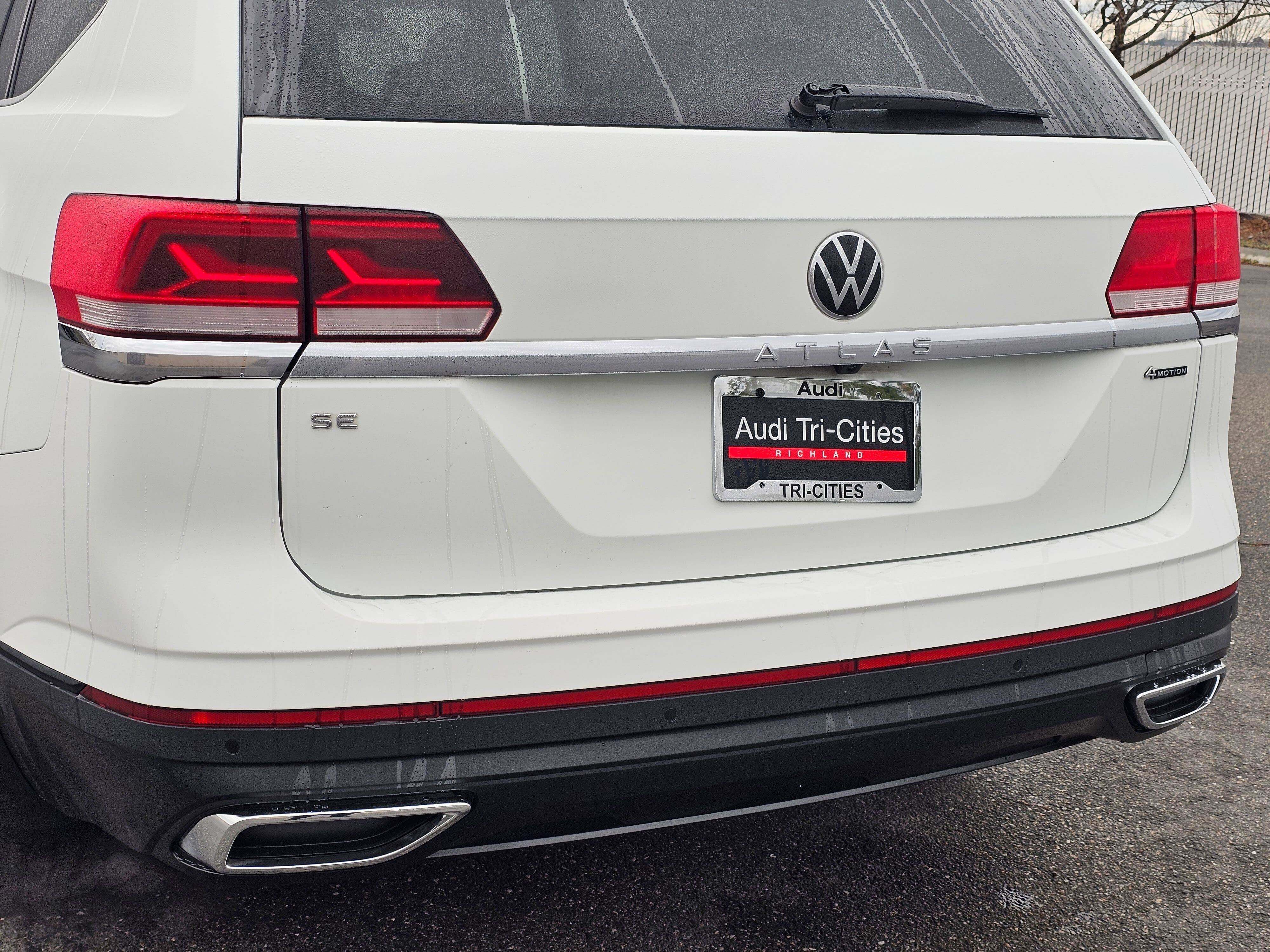 2023 Volkswagen Atlas SE w/Tech - Photo 7