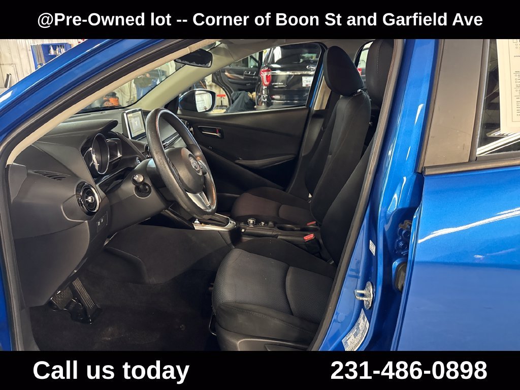 Used 2016 Blue Scion Base image 14