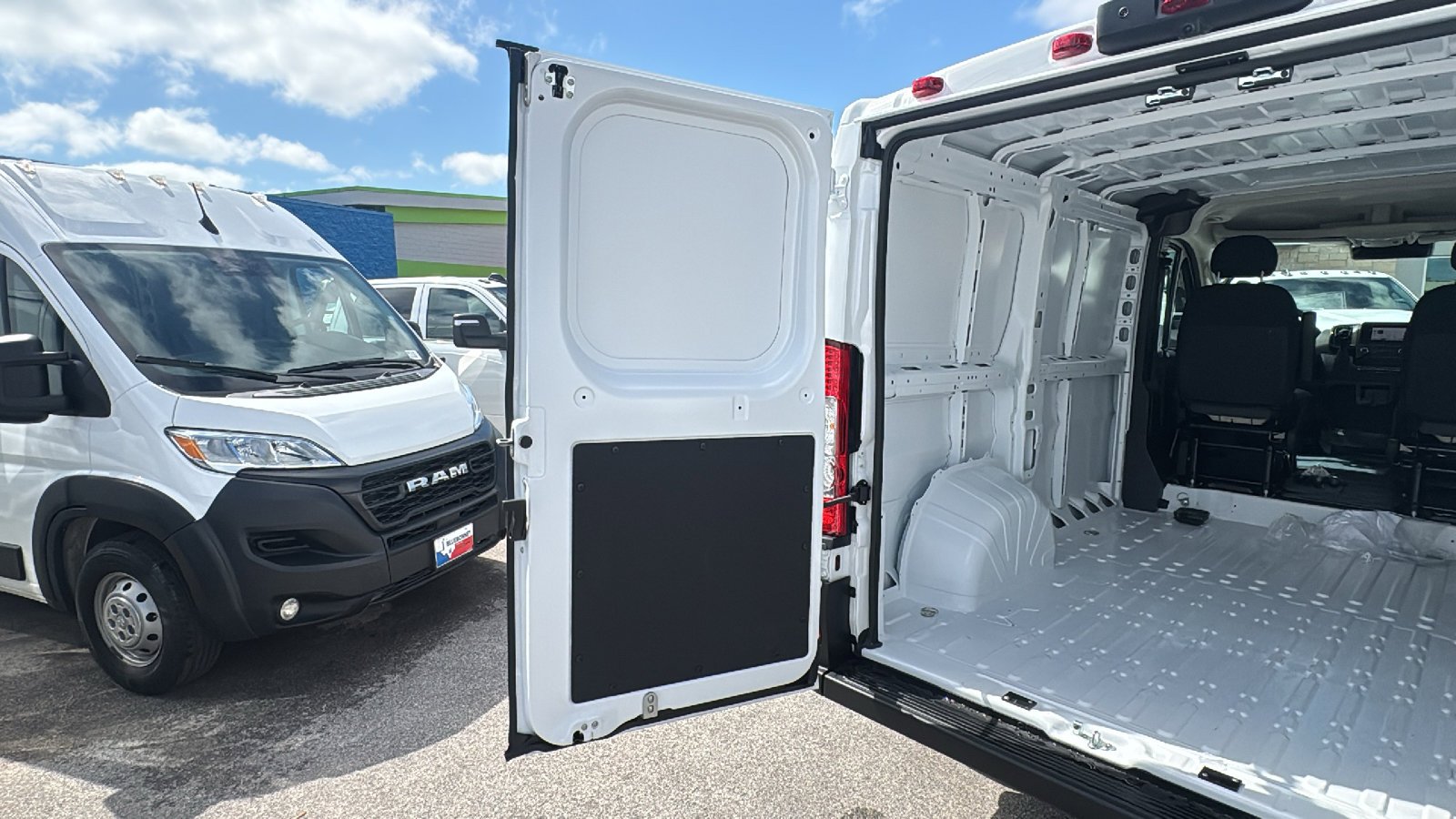 New 2026 Bright White Clear-Coat Exterior Paint RAM Tradesman image 23