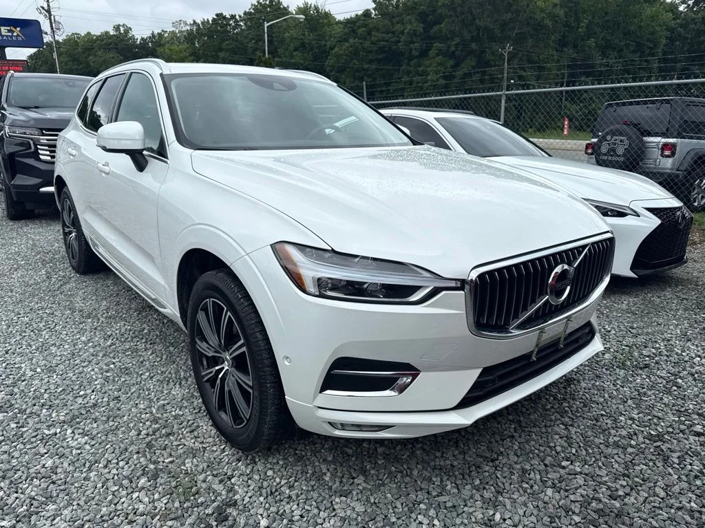 Used 2019 White Volvo T5 Inscription image 2