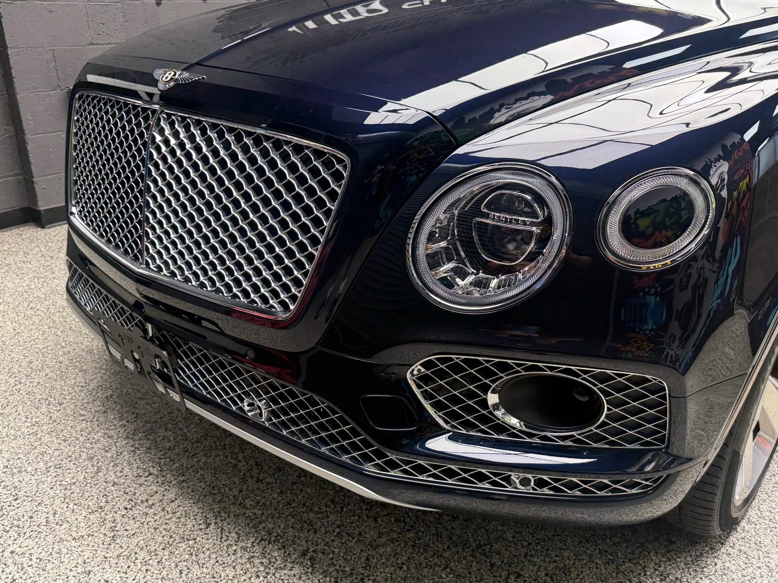 Used 2019 Dk. Blue Bentley V8 image 35