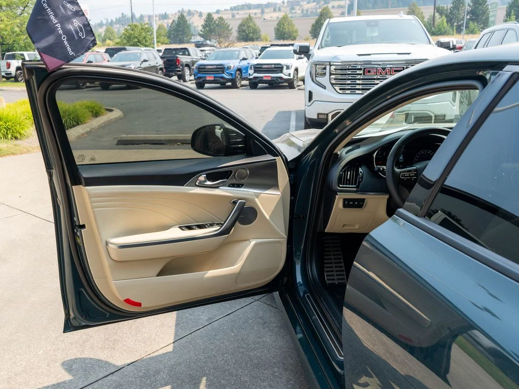 Used 2023 Green Kia GT2 image 17