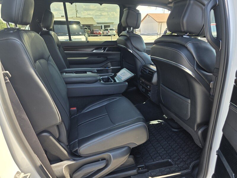 Used 2022 Bright White Clearcoat JEEP SERIES I 4X4 image 18