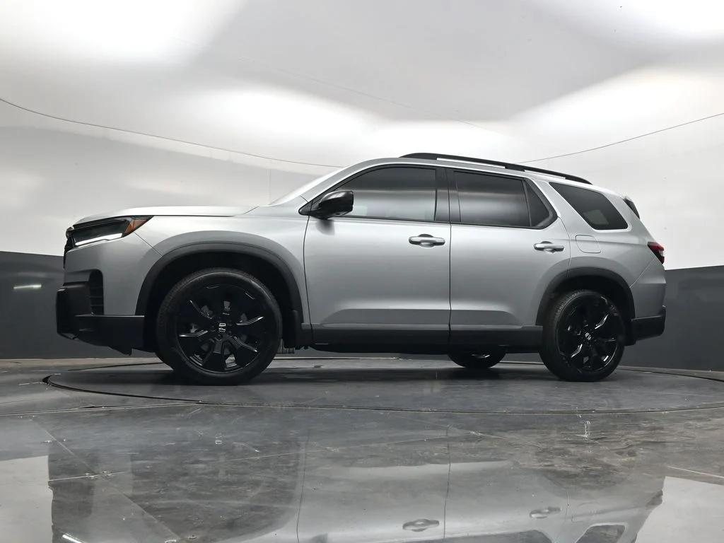 New 2026 Solar Silver Metallic Honda Black Edition image 38