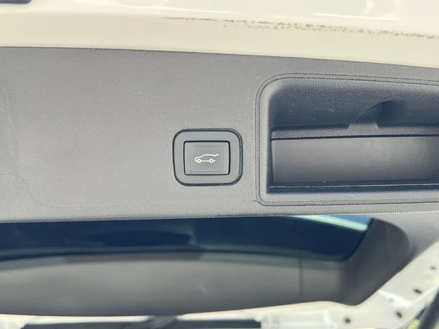 Used 2024  GMC SLT image 41