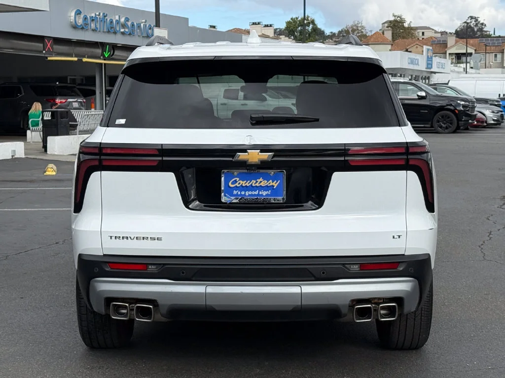Used 2024 Summit White Chevrolet LT image 8