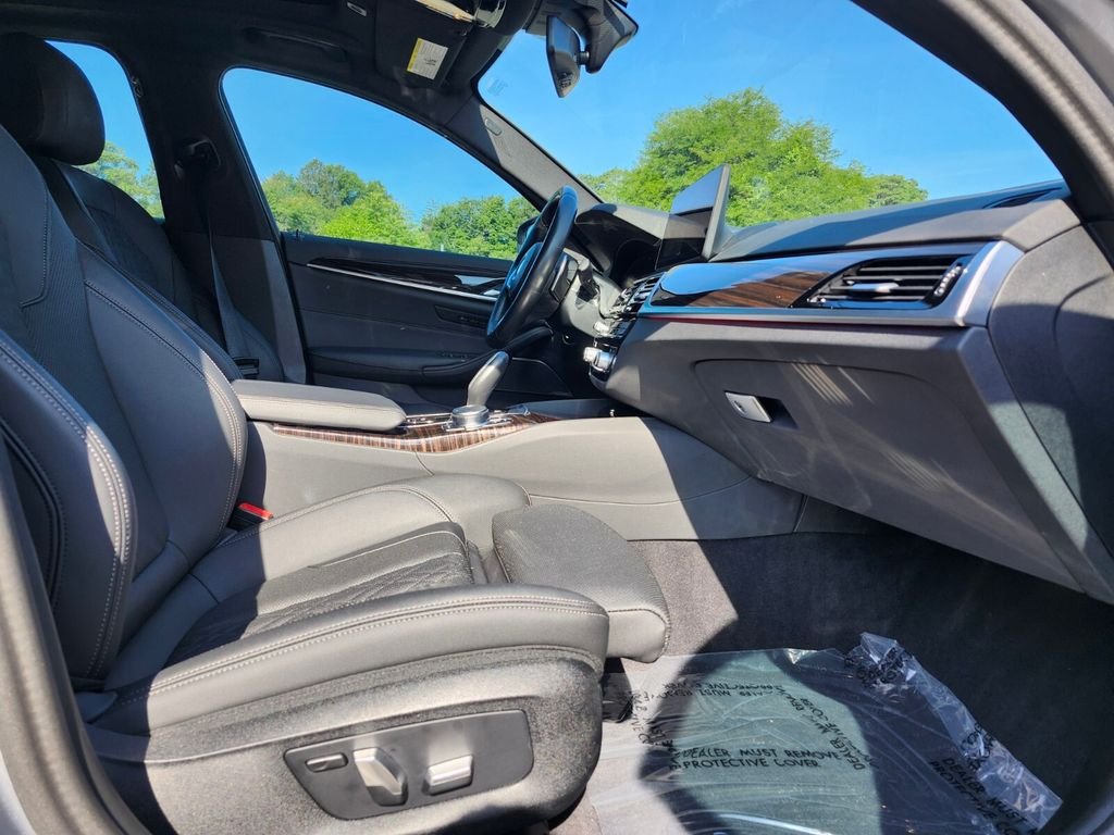 Used 2023 Gray BMW 540i xDrive image 12