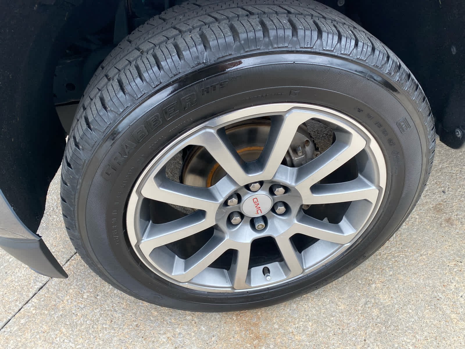 Used 2019 SATIN STEEL METALLIC GMC 4WD Denali image 26